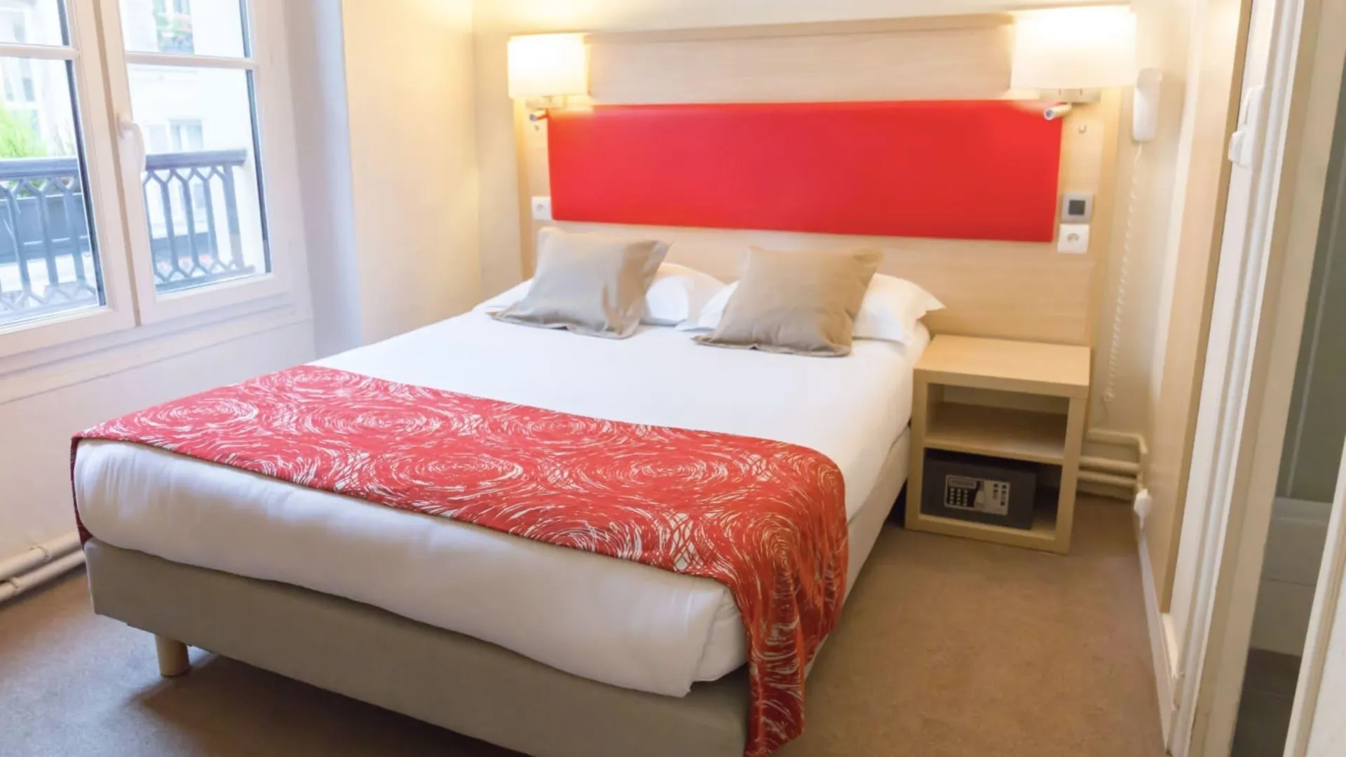 Hotel D'win 2*