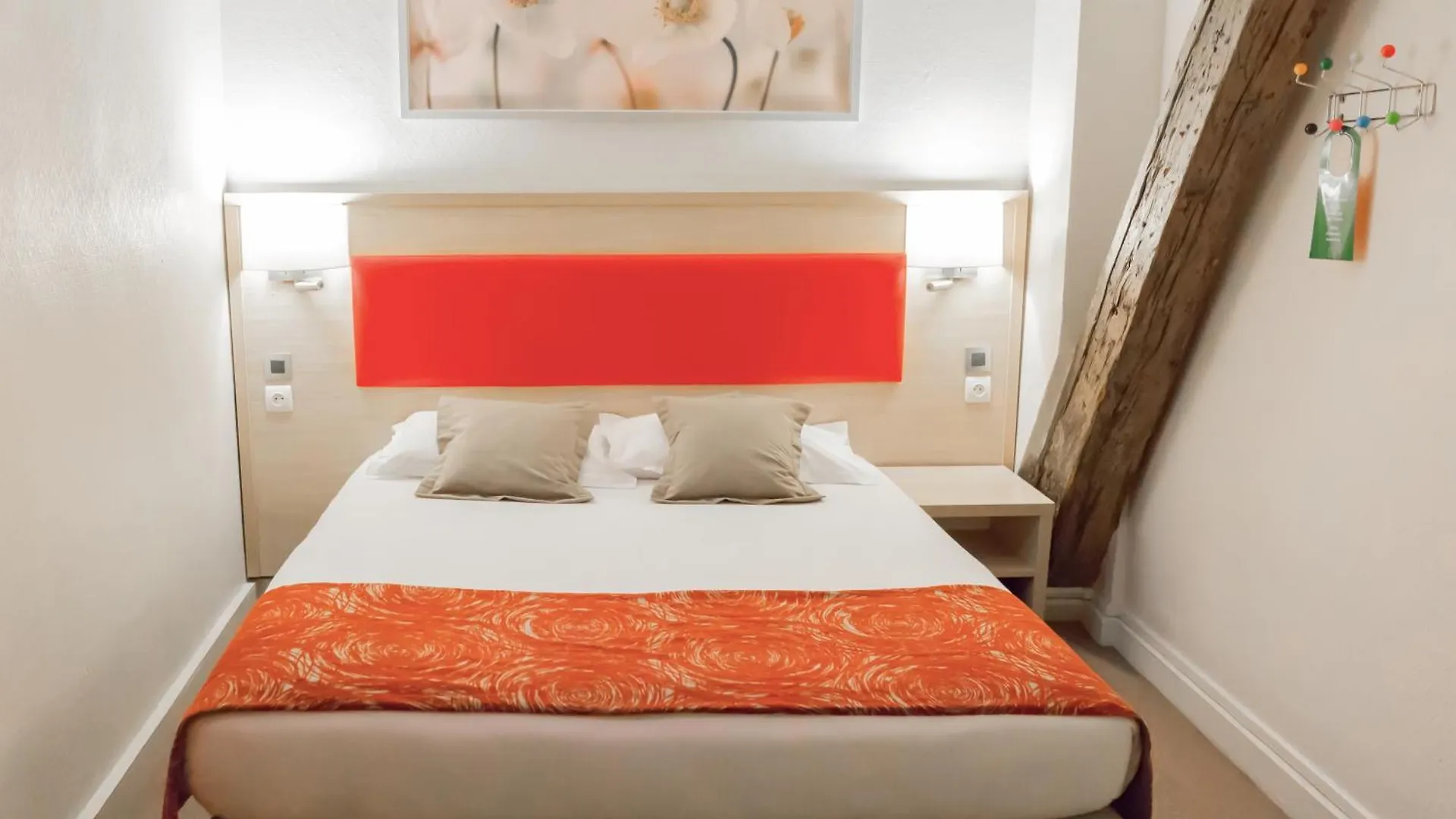 D'win Hotel 2*